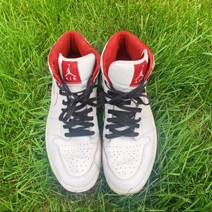 Men’s Size 13 retro mid Jordan’s